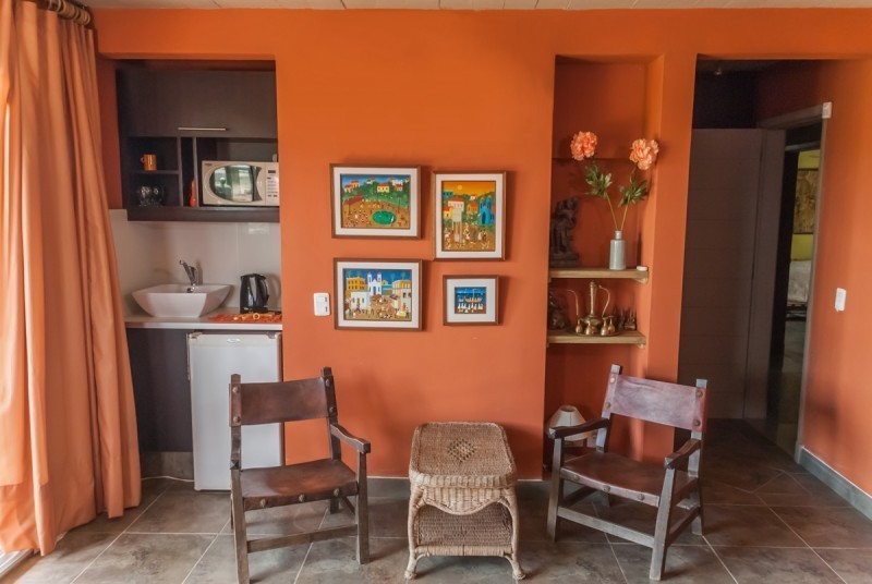 A metros de la huella, 4 suites con piscina y parrillero